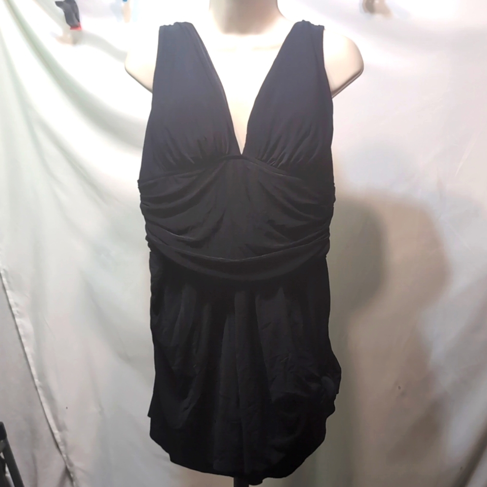 NWT black Magicsuit 1 piece swimsuit adjustable straps size 16